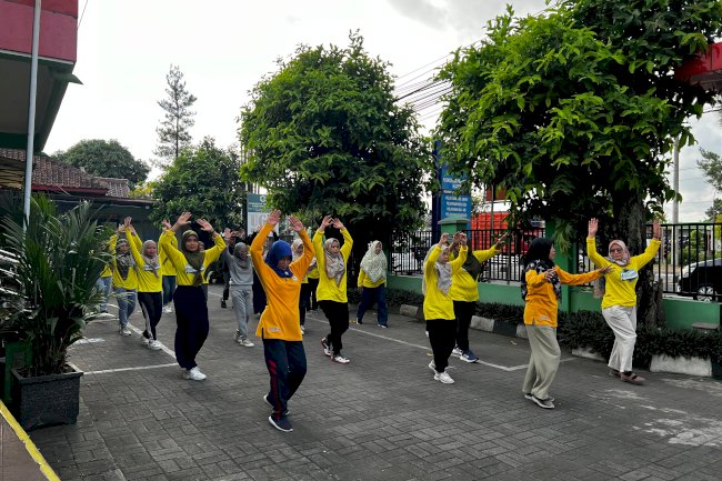 Senam Sehat Karyawan 