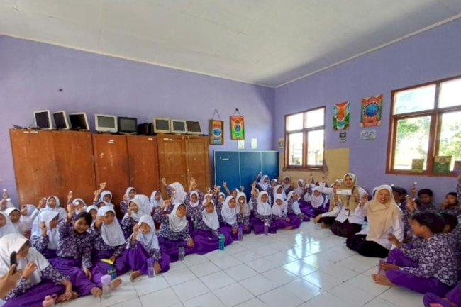 Anak Bebas Cacing, Yuk Berikan Obat Cacing !