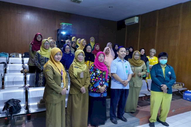 Pelatihan Pembuatan Minyak Roll On dan Lilin Aroma Terapi