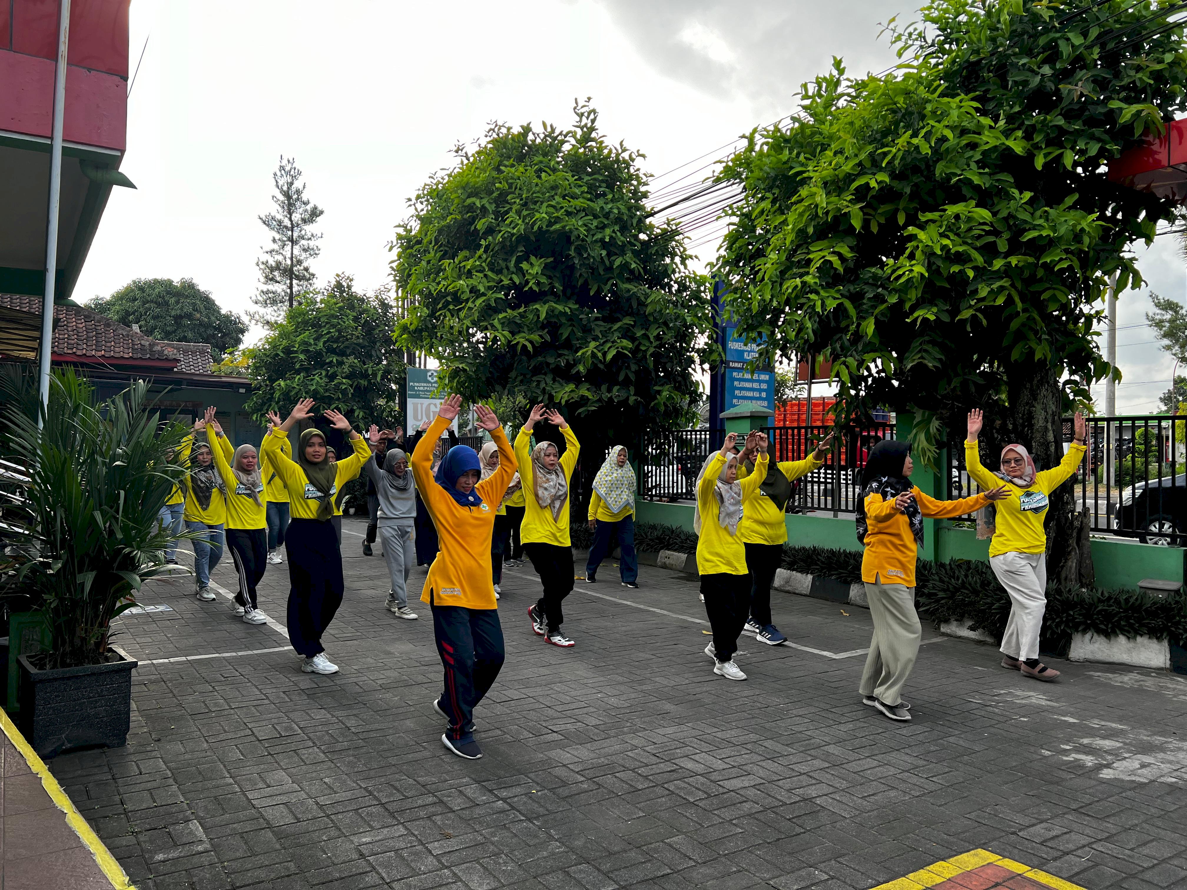 Senam Sehat Karyawan 