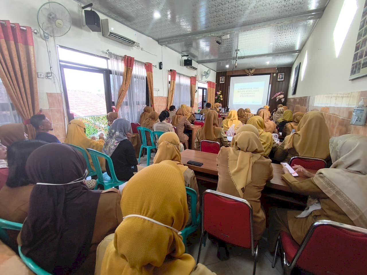 Sinergitas dan Evaluasi Program Melalui Lokmin Bulanan Puskesmas